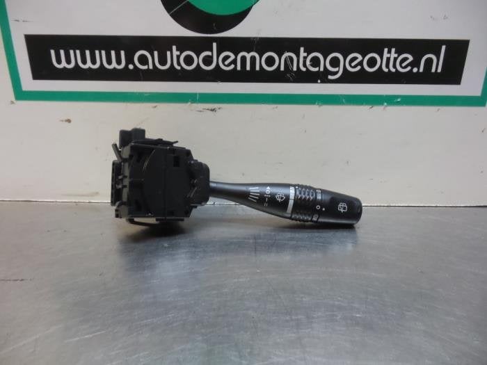 Commutateur essuie-glace d'un Mitsubishi Space Wagon (Space, -, 3 mois de garantie, Utilisé, Mitsubishi