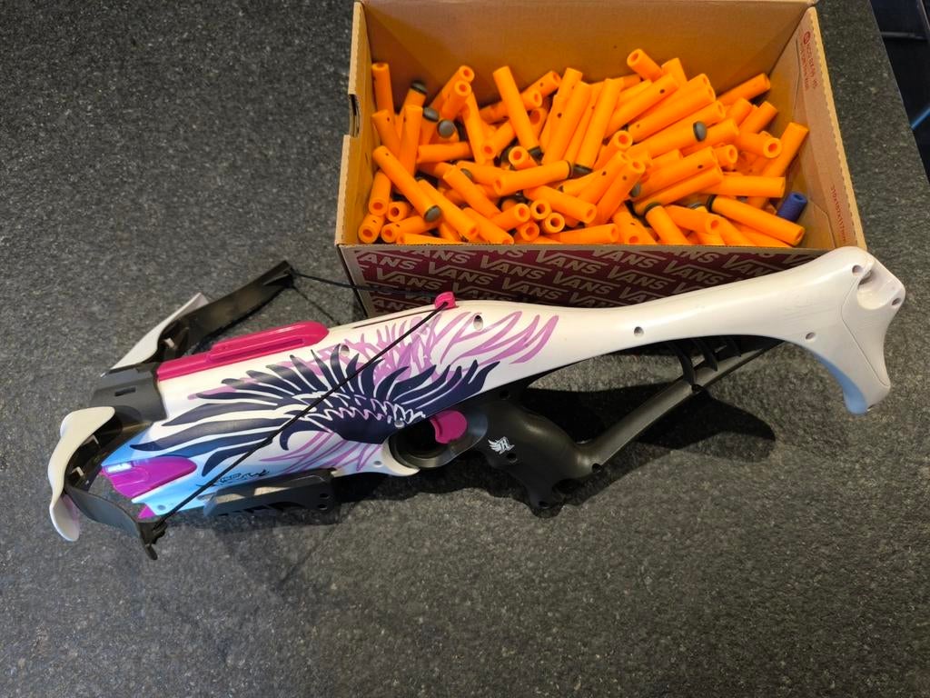 Arbalète Nerf Rebelle + fléchettes, Enlèvement ou Envoi, Comme neuf, Garçon ou Fille