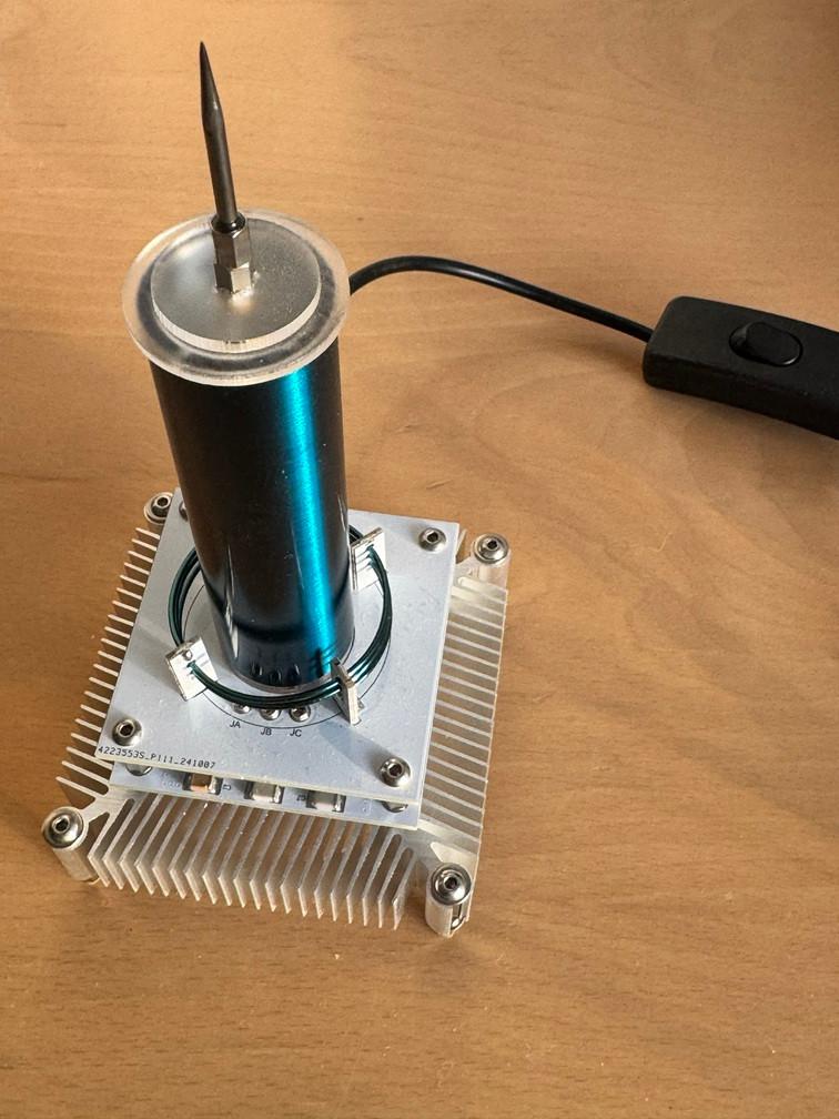 Bobine tesla miniature et baffle bluetooth, Hobby en Vrije tijd, Ophalen of Verzenden, Zo goed als nieuw