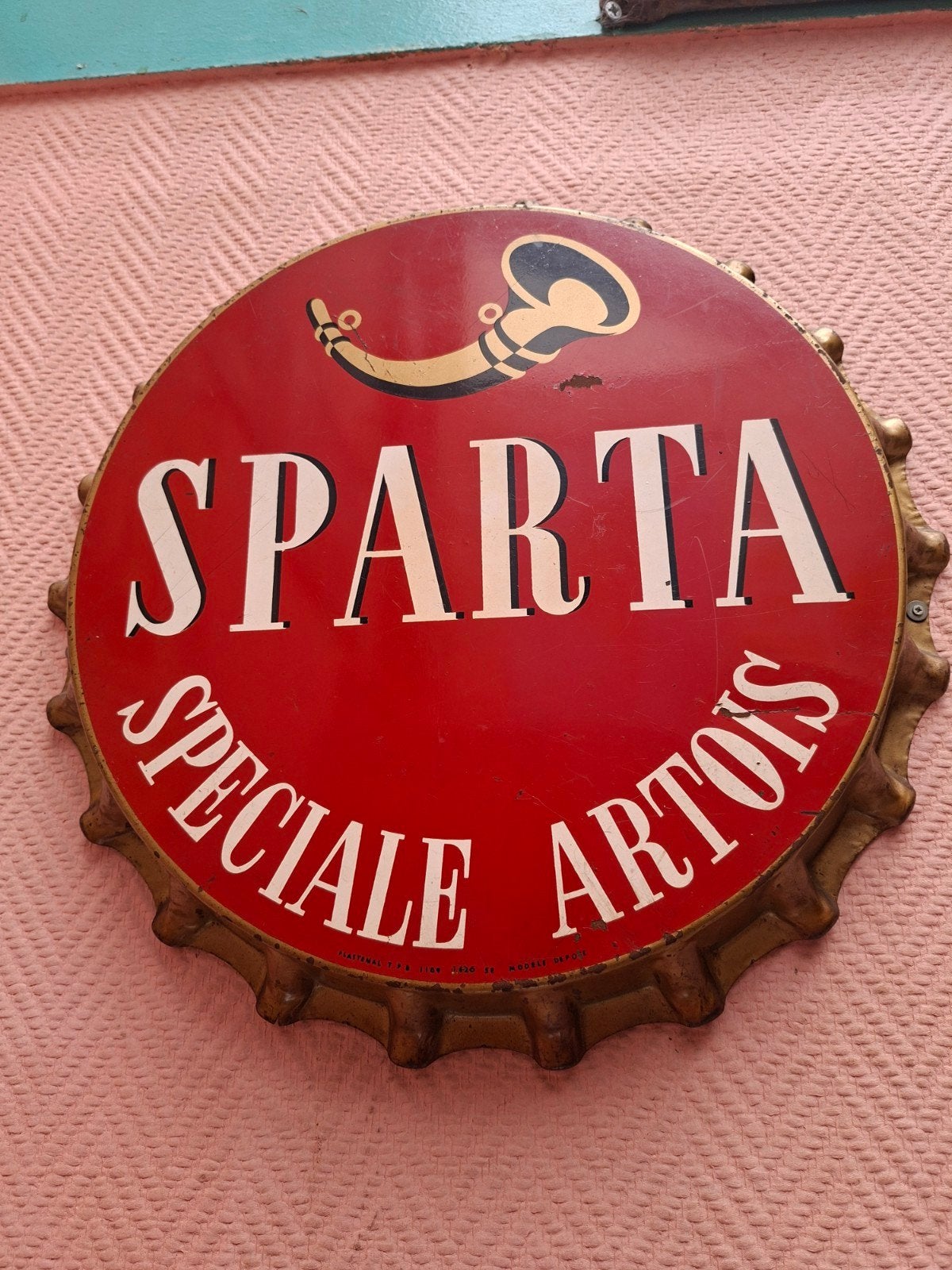 Capsules van plaatstaal met een diameter van 40 cm. ARTOIS, Ophalen