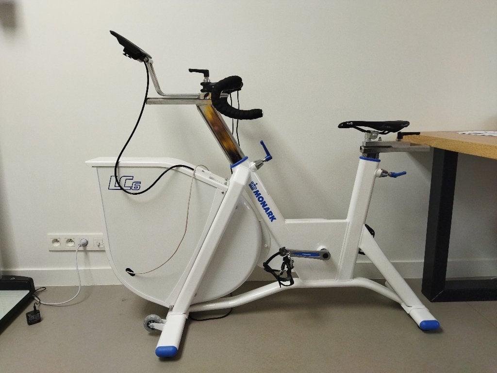 Medische fietsergometer + VO2max-meter, Ophalen, Zo goed als nieuw