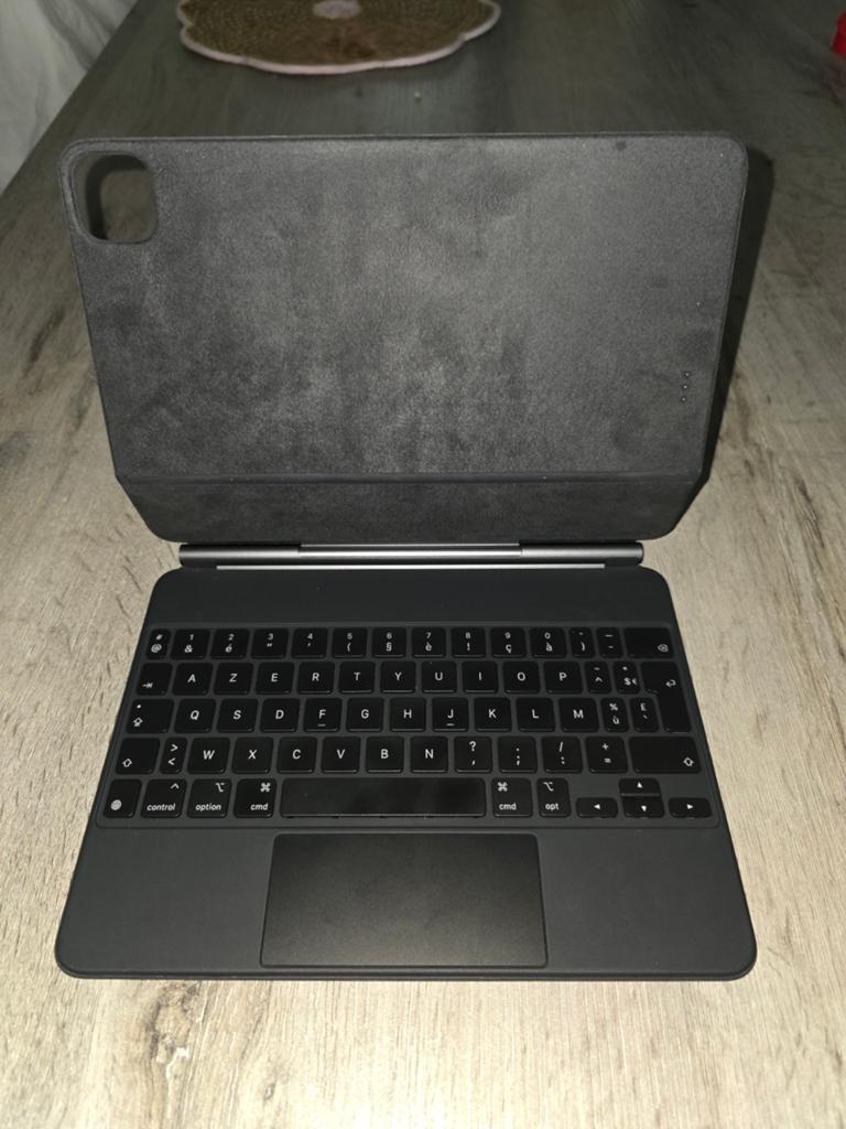 Ipad Pro 11 inch magic keyboard, zeer goede staat., Computers en Software, Tablet-hoezen, Gebruikt, Bescherming voor- en achterkant
