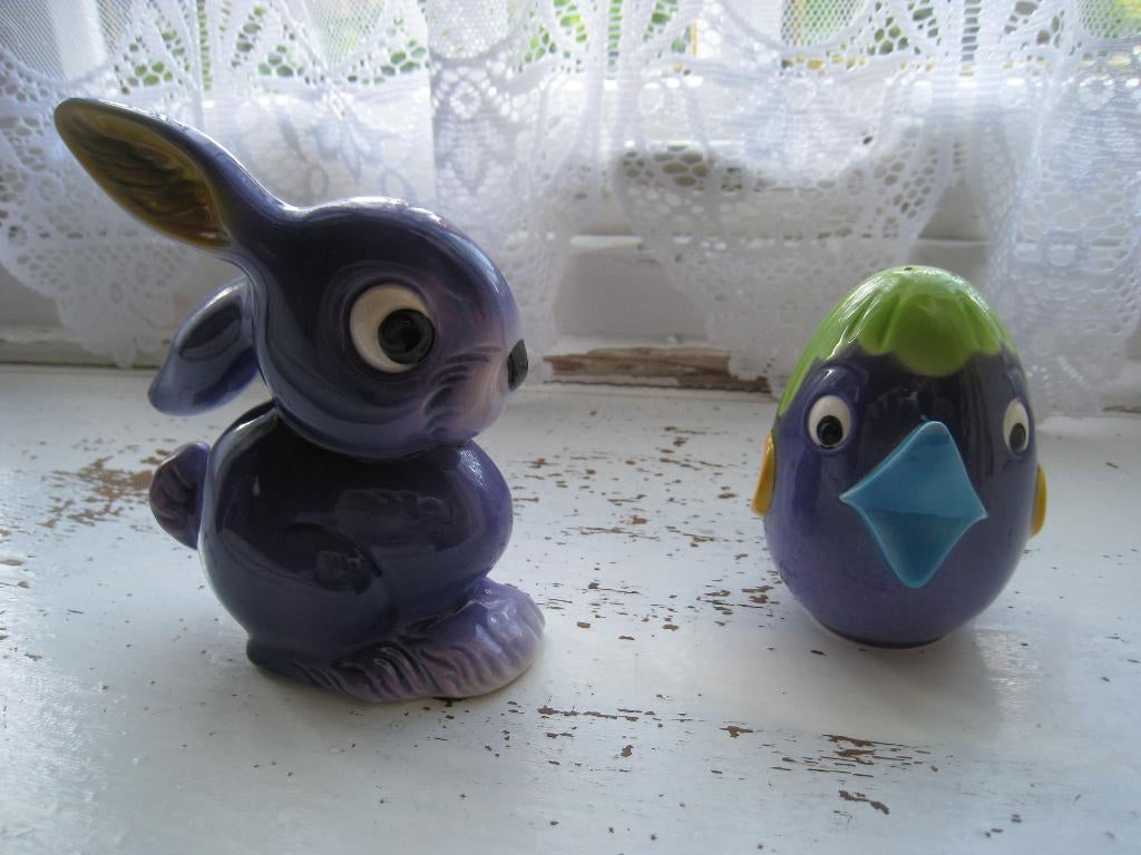 lapin et oeuf paques statuette, Envoi, Neuf