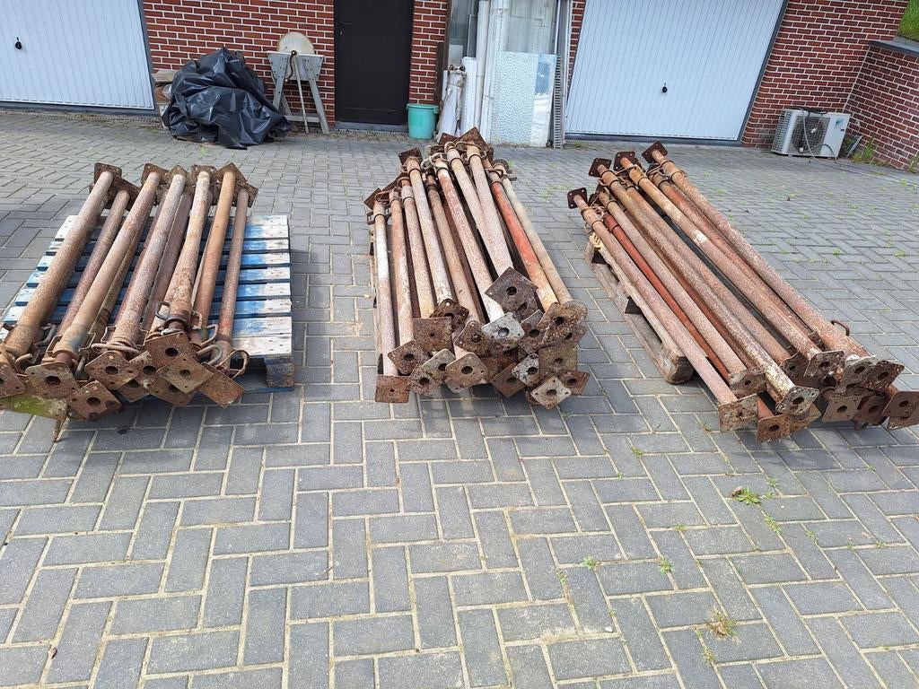 55 Bouw stippen, Enlèvement