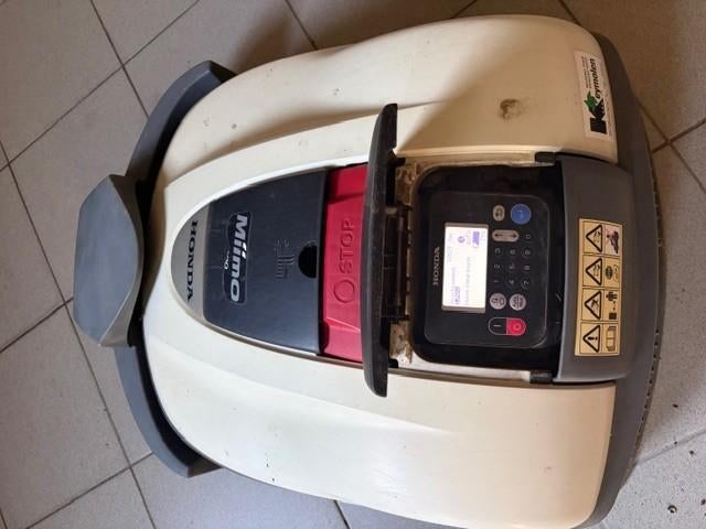 Tondeuse robot Honda Miimo 300, Enlèvement, Utilisé, 20 à 25 cm, HONDA