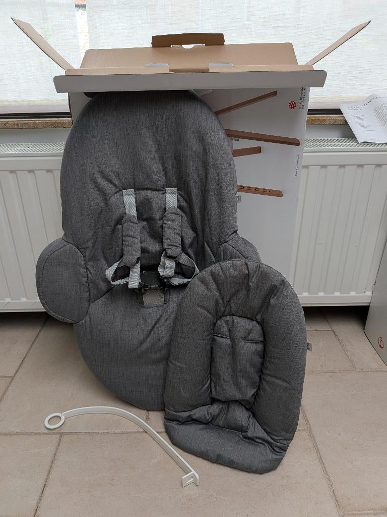 Stokke Steps Newborn Set (grijs), Enlèvement, Comme neuf, Chaise évolutive, Réducteur de chaise