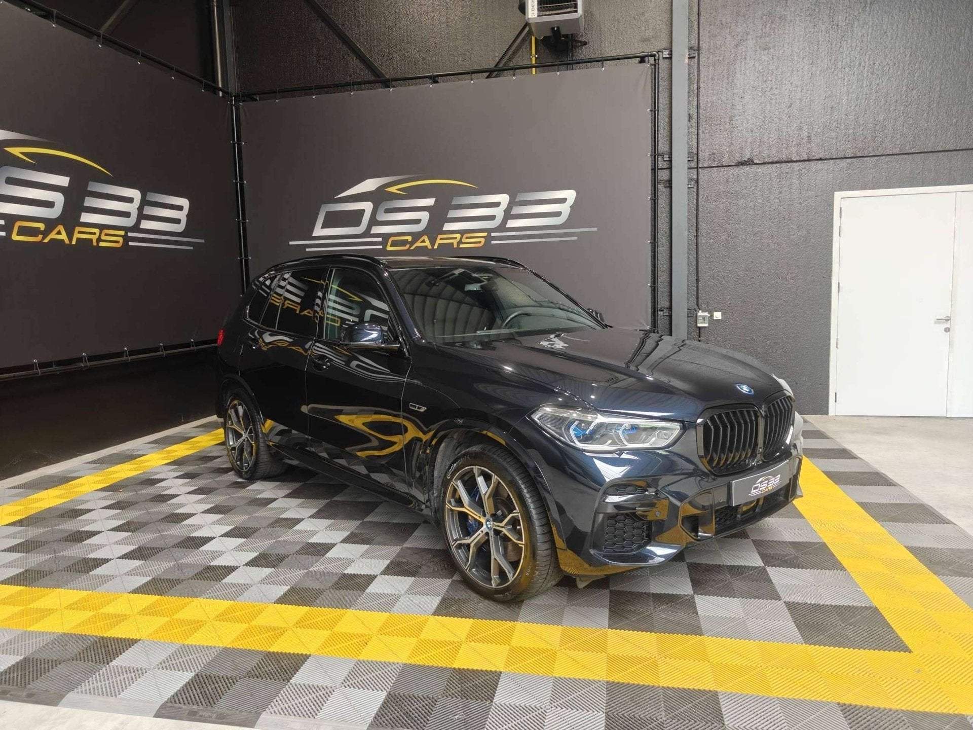 BMW X5 45e xDrive M-pack/Pano/Laser/21"/Keyless/360/Trekhaak, Autos, 3150 kg, Interruption de démarrage, Achat, Entreprise