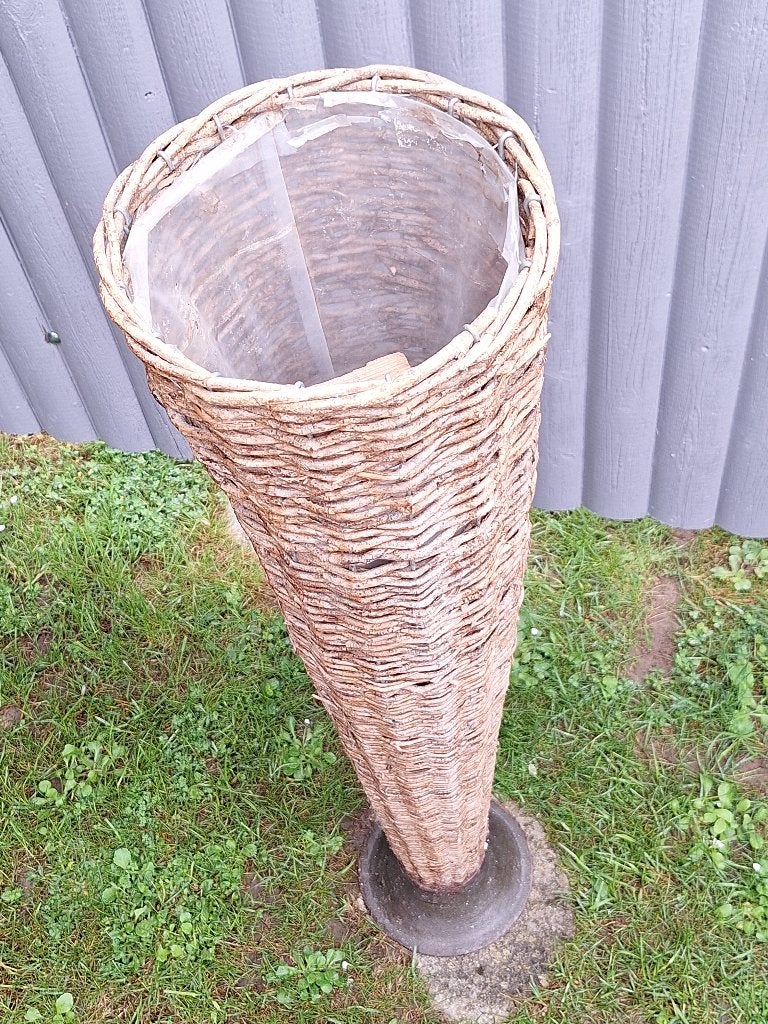 Haut Cache-pot conique en osier tressé – Style Bohème, Jardin & Terrasse, Pots de fleurs, Enlèvement, Comme neuf, Autres matériaux