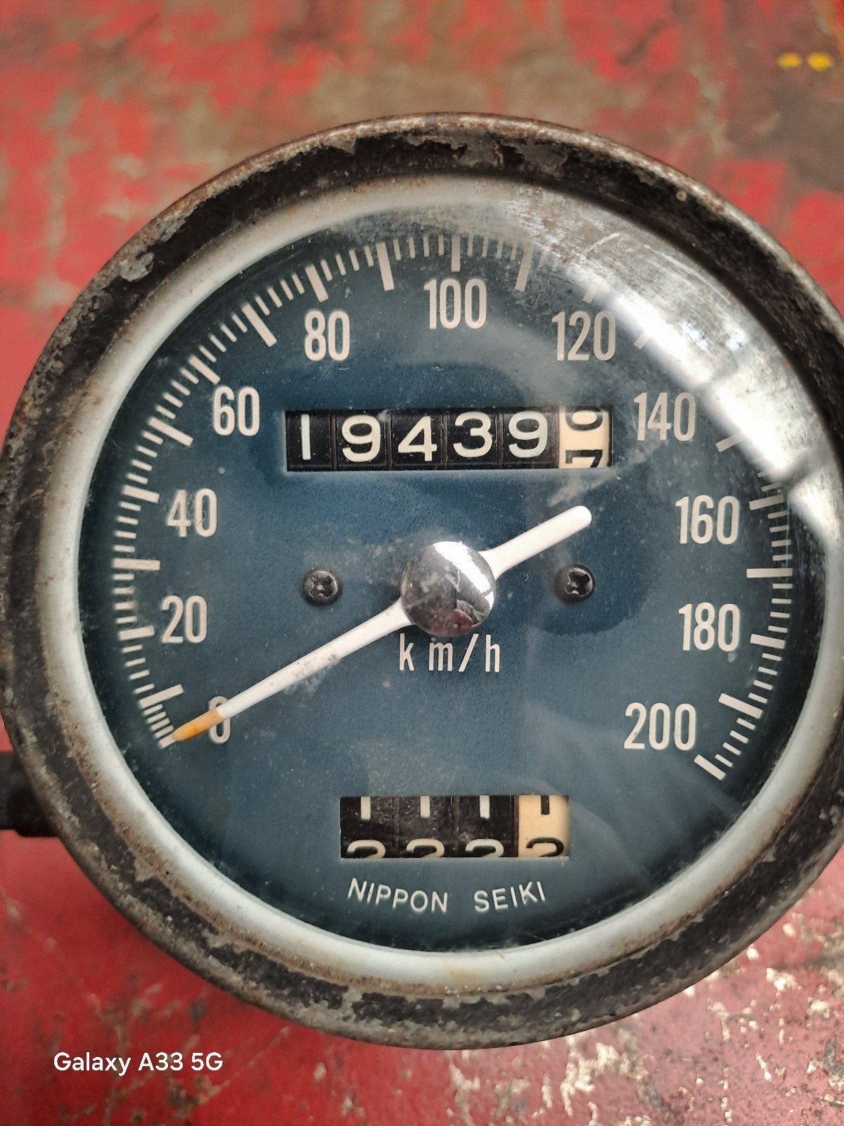 Km teller van oude moto( heeft veel weg van een BSA), Motoren, Ophalen