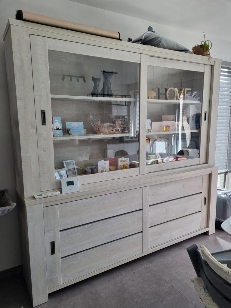 Dressoir en barmeubel, Ophalen