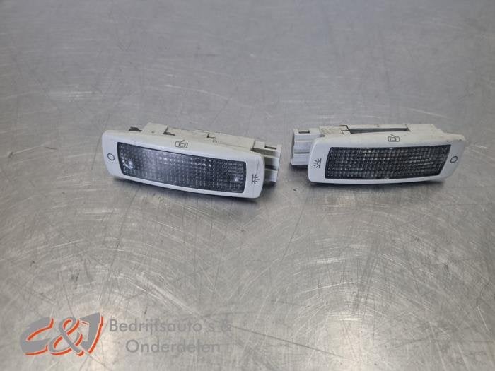 Eclairage intérieur arrière d'un Volkswagen Caddy, Autos : Pièces & Accessoires, Volkswagen, -, 3 mois de garantie, Utilisé