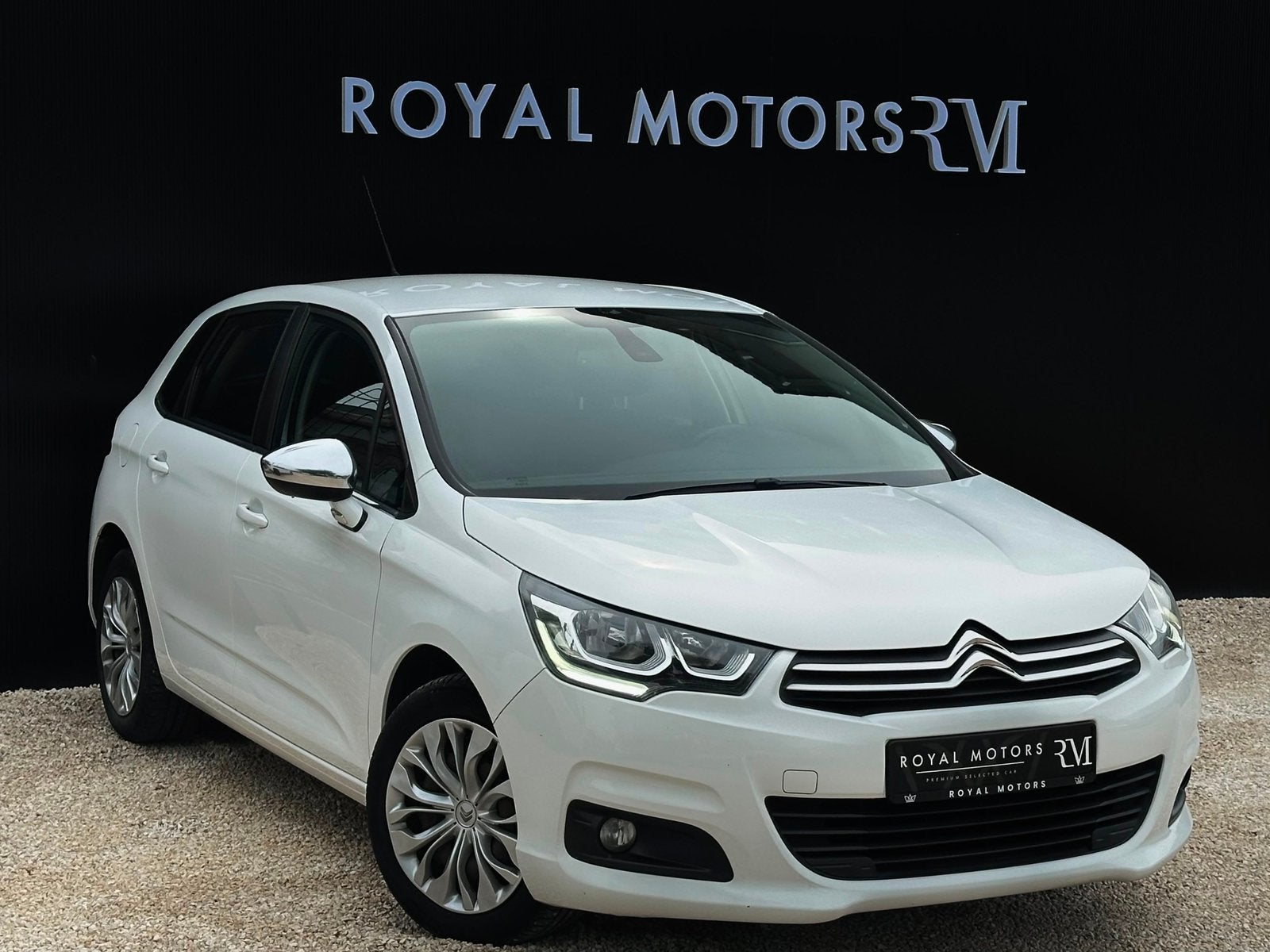 Citroën C4 1.2 Automatische transmissie Euro 6b 56.000 km, Testrit aan huis, Stof, 1199 cc, Wit