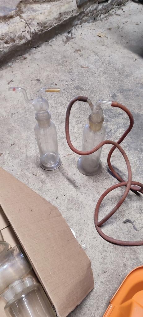 Lot d'ancienne verrerie de laboratoire