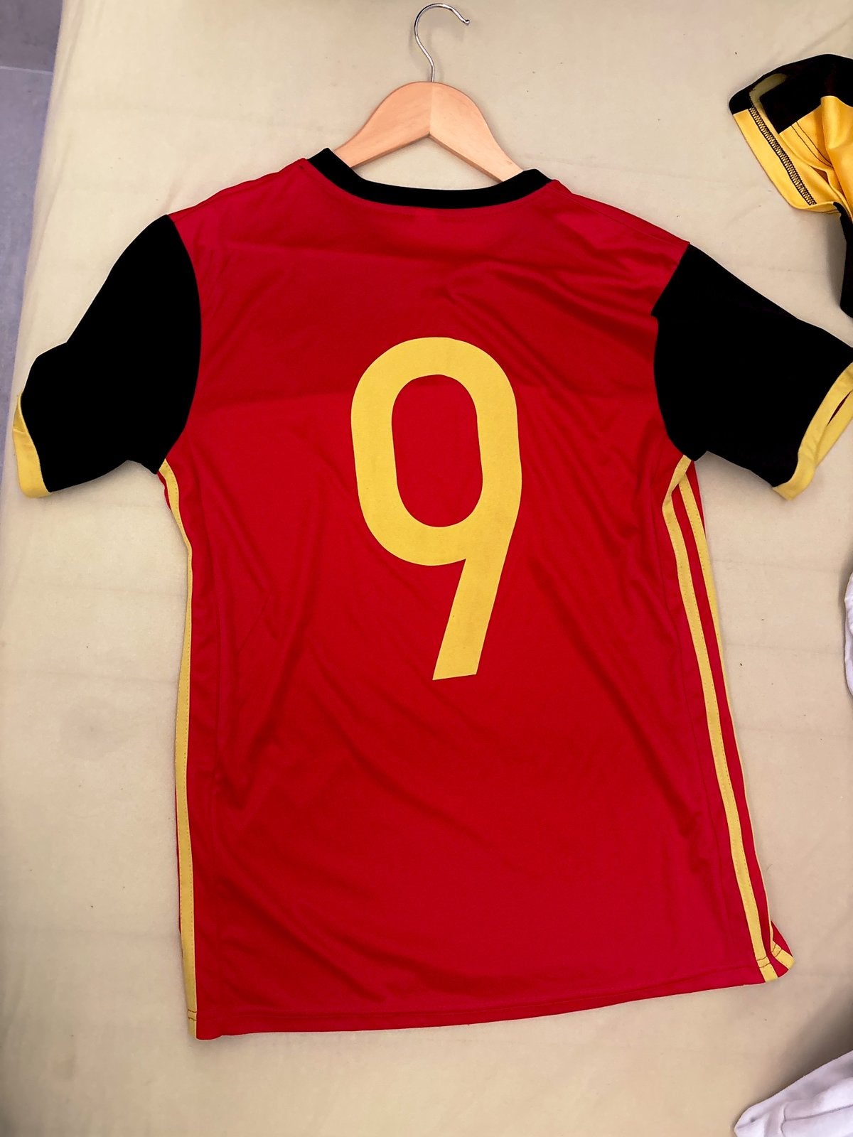 Belgisch voetbalshirt met nummer 9, Ophalen, Zo goed als nieuw