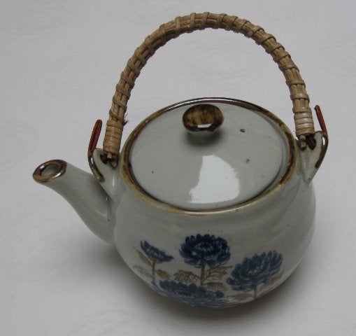 Theepot en 3 tassen, Huis en Inrichting, Ophalen, Keramiek, Landelijk/Boerenbont, Zo goed als nieuw