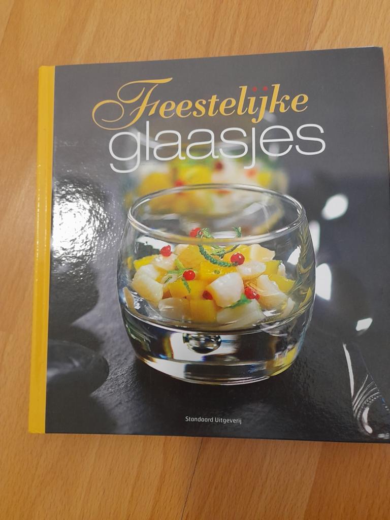 Klein kookboekje hapjes, Ophalen