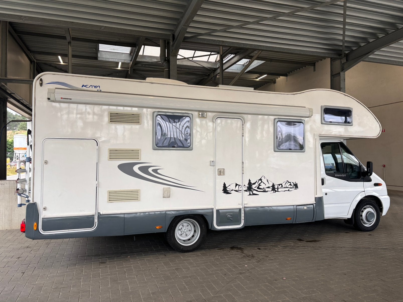 Mobilhome Ford Rimor, Siège de train, Auvent, Toilette à cassette, Boîte manuelle