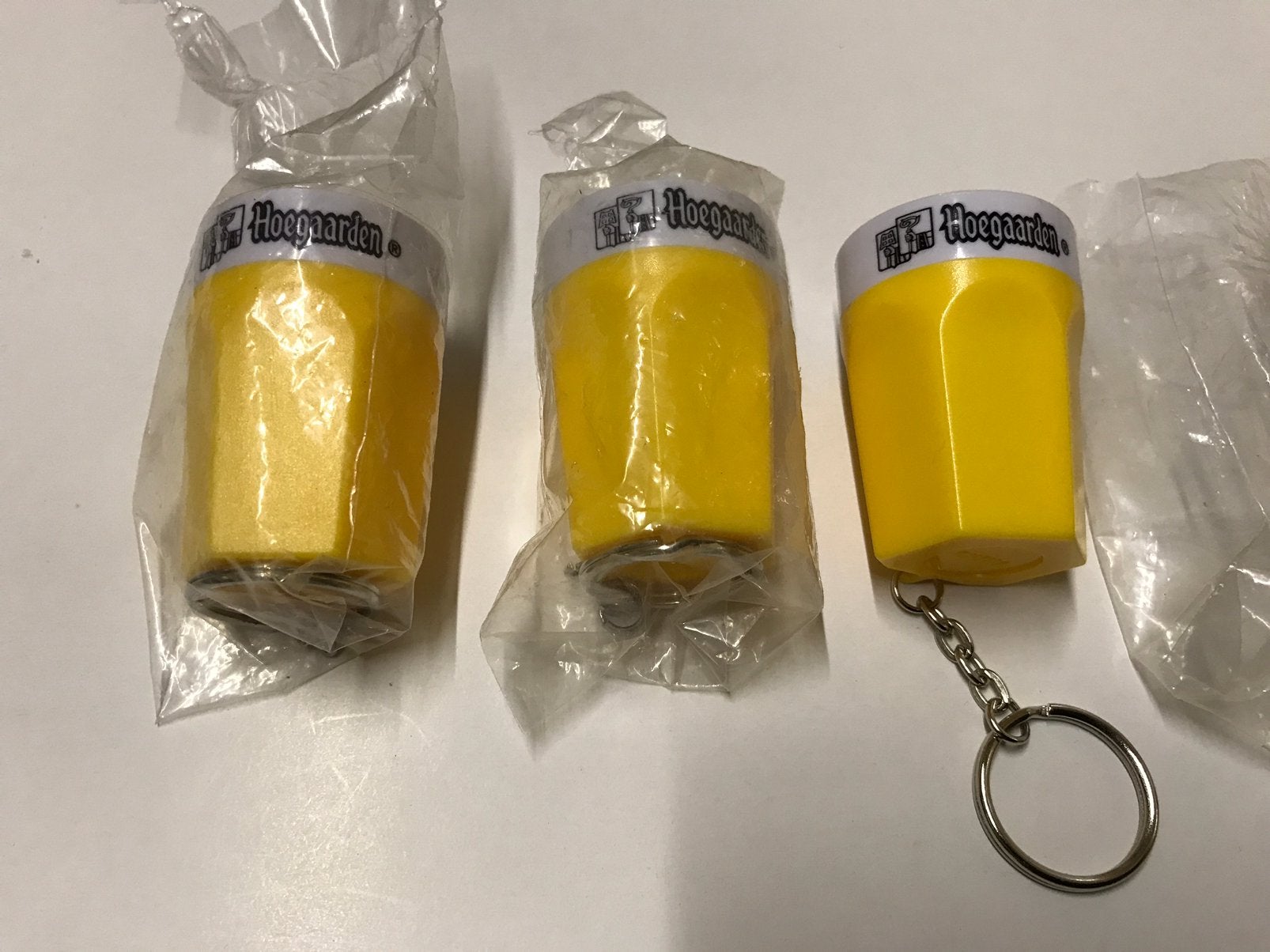 3 porte-clés Hoegaarden avec boussole, Enlèvement ou Envoi, Neuf, Ustensile