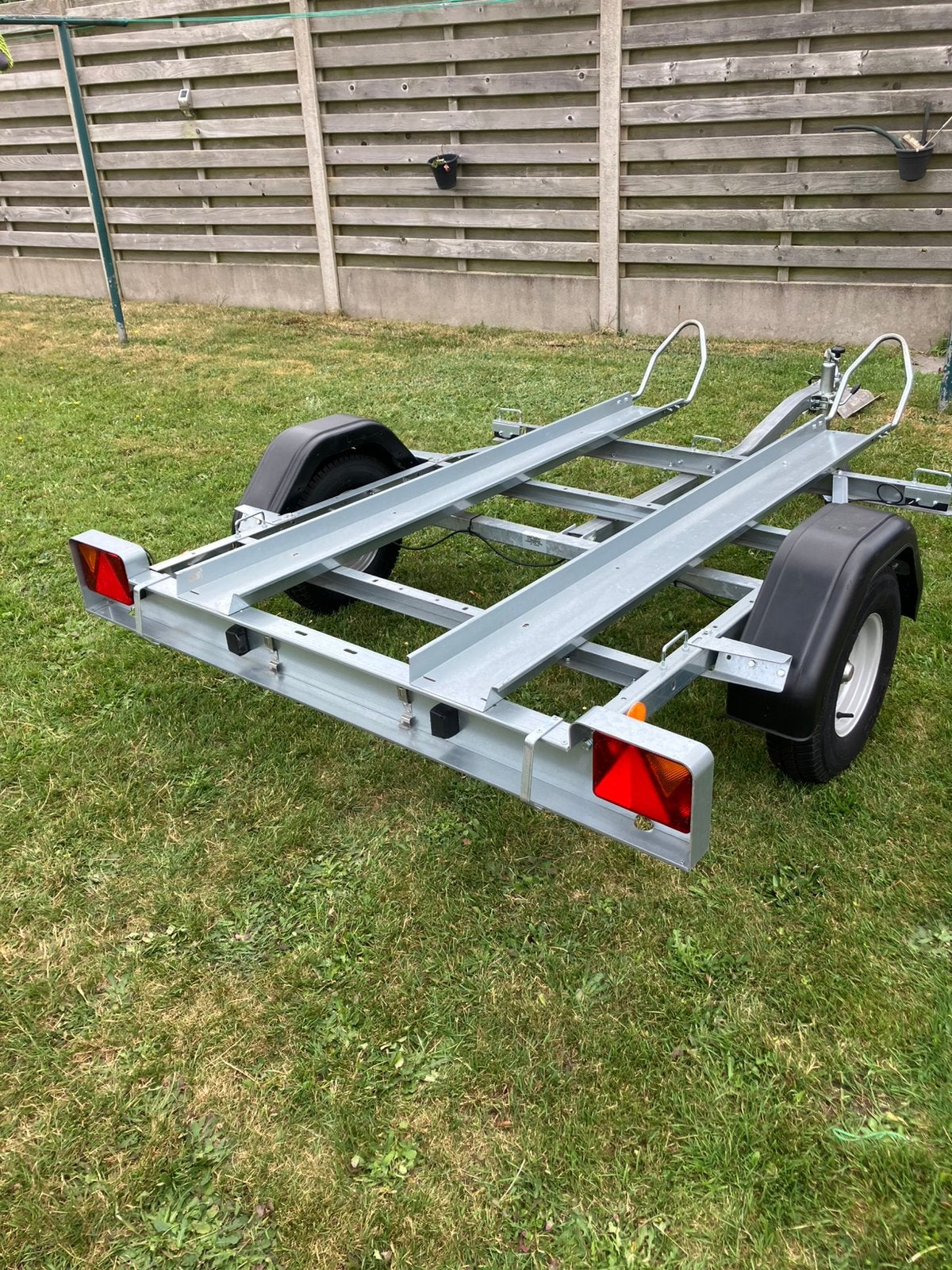 Motor trailer, motor aanhangwagen te koop, Auto diversen, Aanhangers en Bagagewagens, Ophalen, Zo goed als nieuw
