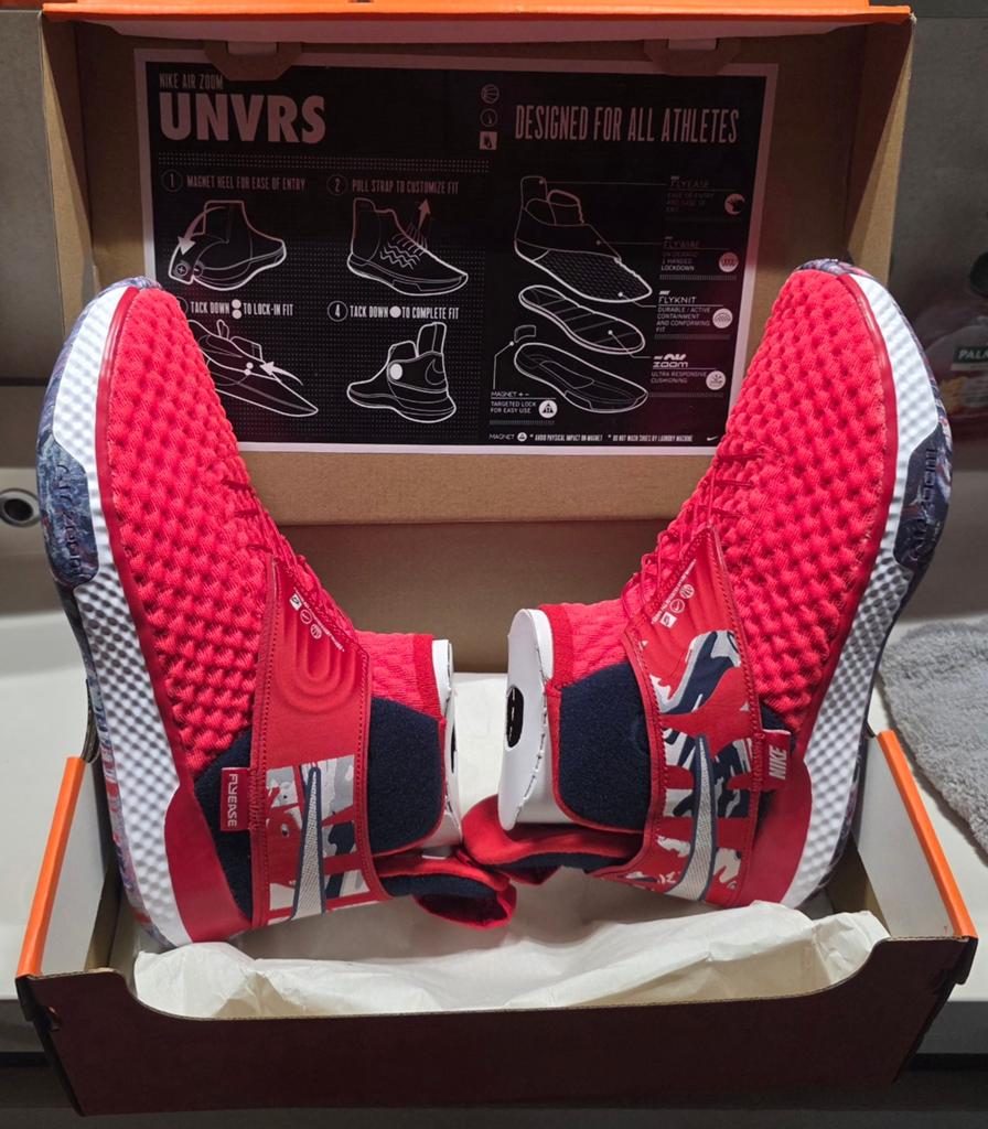 Nike UNVRS Basketball Schoenen, Sport en Fitness, Basketbal, Ophalen of Verzenden, Schoenen