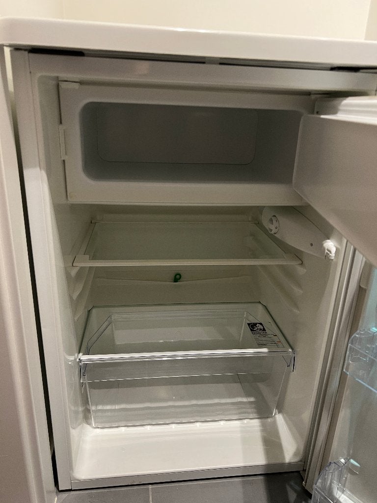 Petit frigo/congélateur ZANUSSI, 100 tot 150 liter, Zo goed als nieuw, Energieklasse A of zuiniger, 45 tot 60 cm