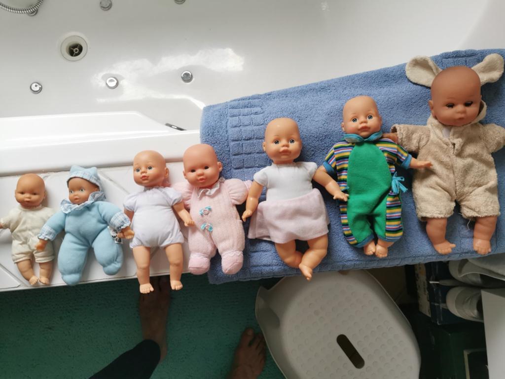 7 adorables petites poupées, Enlèvement ou Envoi