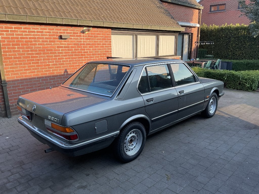 BMW e28 520i bj 1982 HANDGESCHAKELD, foto 3