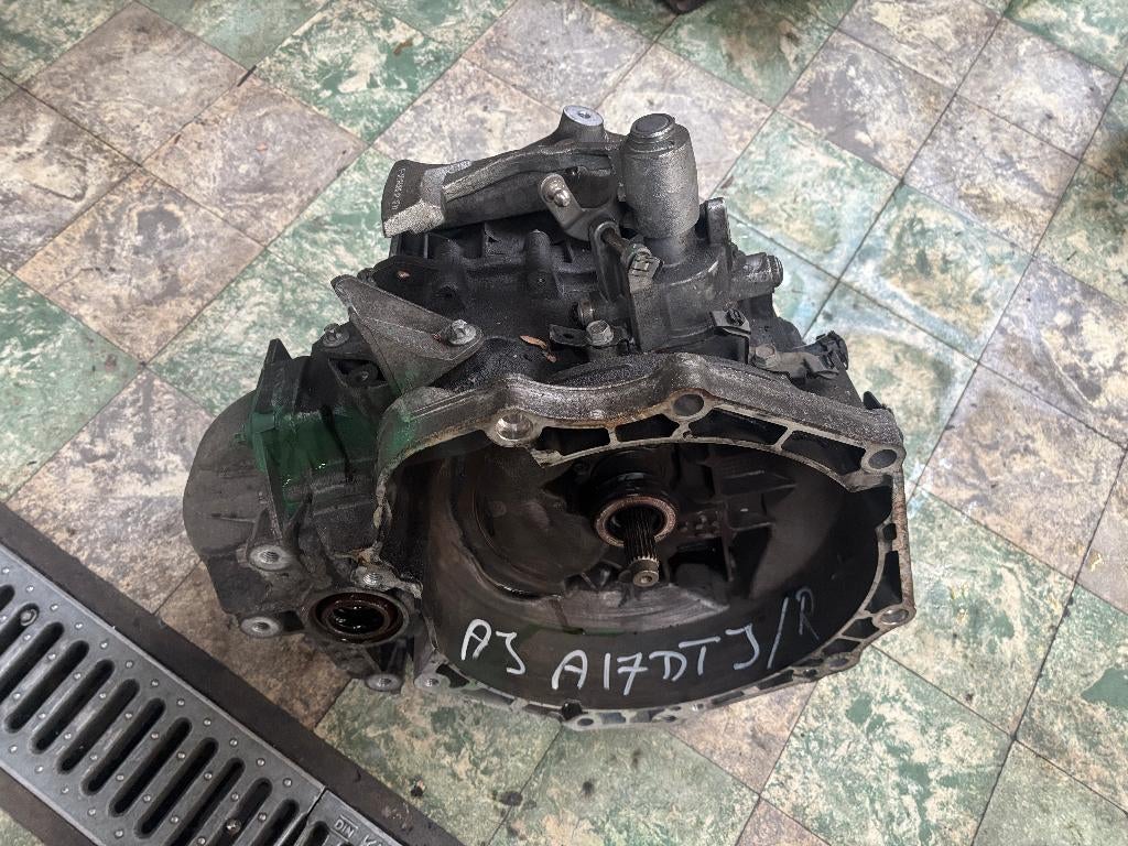 BOITE 6 VITESSES OPEL ASTRA J 1700 TURBO DIESEL, Autos : Pièces & Accessoires, Transmission & Accessoires, Opel, Utilisé, Enlèvement