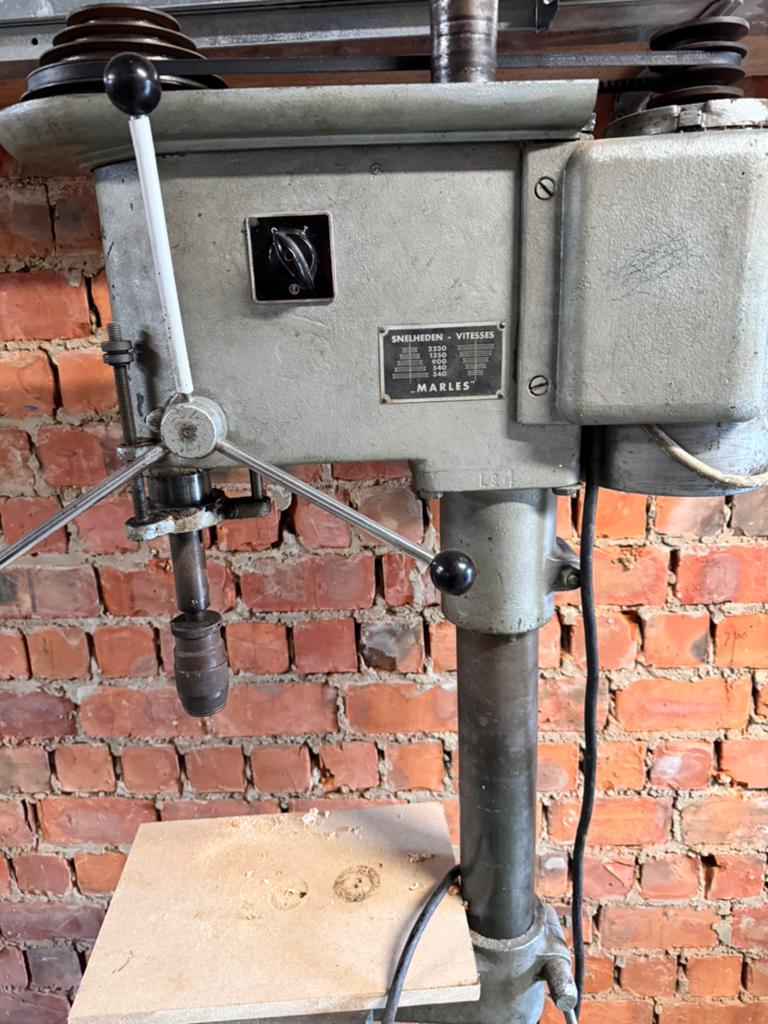 Robuuste Vintage Kolomboormachine "Marles", Enlèvement, Comme neuf, Foreuse sur colonne