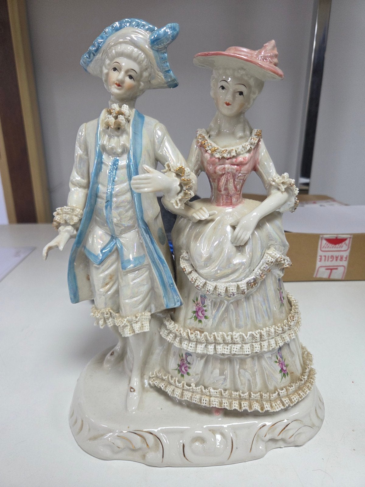 Statue Louis XV en porcelaine, Enlèvement