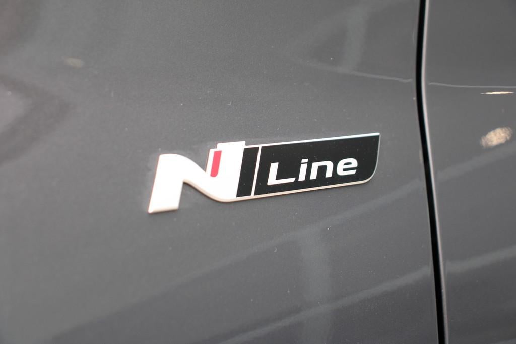 Hyundai i30 1.0T Twist N-Line 100PK M6 *CAM*NAV*APPLE/ANDROI, Auto's, Voorwielaandrijving, Stof, Zwart, Bedrijf