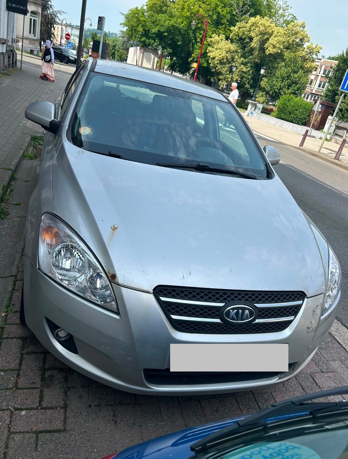 KIA Ceed 2009. pièces ou à reparer - ROULE PAS (radiateur), Autos, Argent ou Gris, Achat, Boîte manuelle, 5 portes