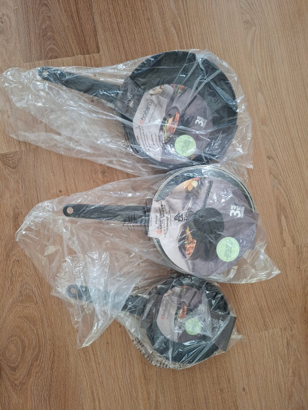 Lot peole neuf brabantia 28cm 24cm et 20cm une avec couverc, Enlèvement ou Envoi