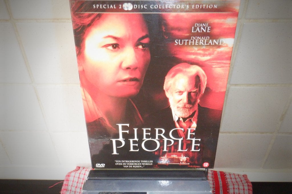 DVD Special 2DISC Collector's Edition Fierce People., Suppléments, Anglais, Thriller d'action, À partir de 12 ans
