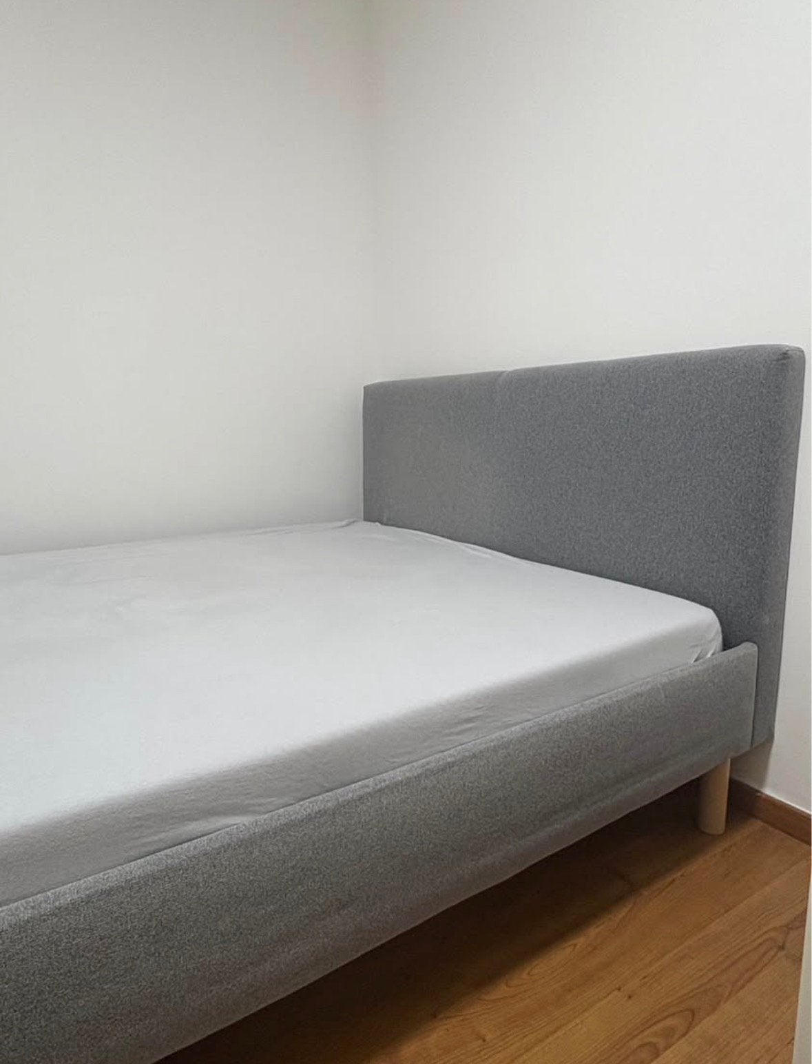 Cadre de lit + matelas ‼️, Enlèvement, Neuf, Gris