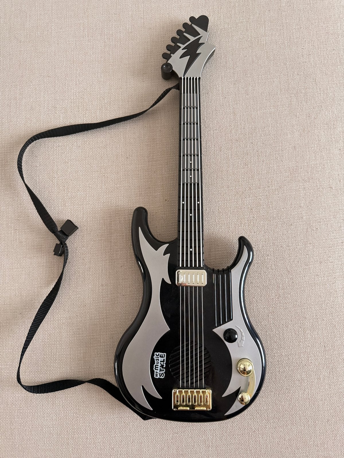Jeu guitare electrique en plastique faisant du bruit, Musique & Instruments, Instruments à corde | Guitares | Basses, Enlèvement ou Envoi