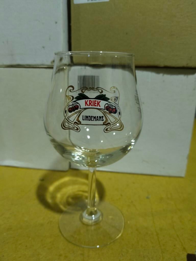 18 kriek Lindemans glazen, Verzamelen, Ophalen