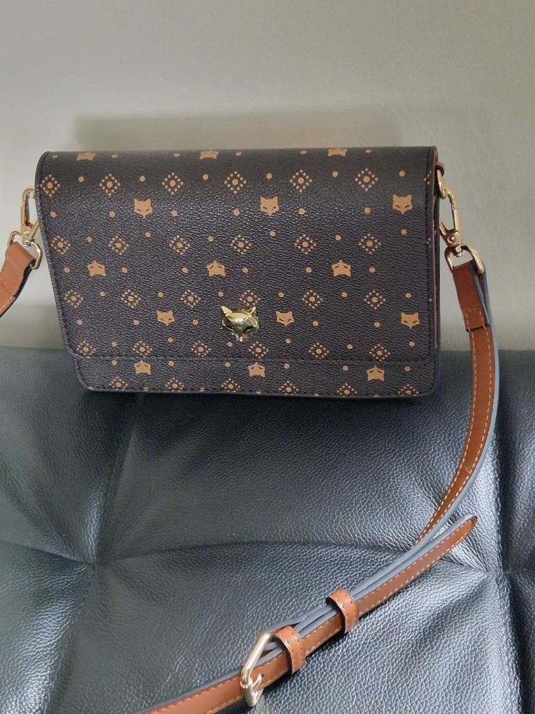 Handtas nieuw met bijhorende geldbeugel, Handtassen en Accessoires, Tassen | Damestassen, Ophalen of Verzenden, Nieuw, Bruin, Handtas