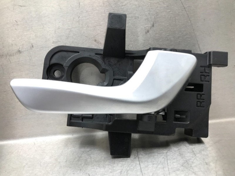 POIGNEE EXTERIEURE ARRIÈRE DROITE Kia Stonic (YB), Utilisé, Arrière, Kia