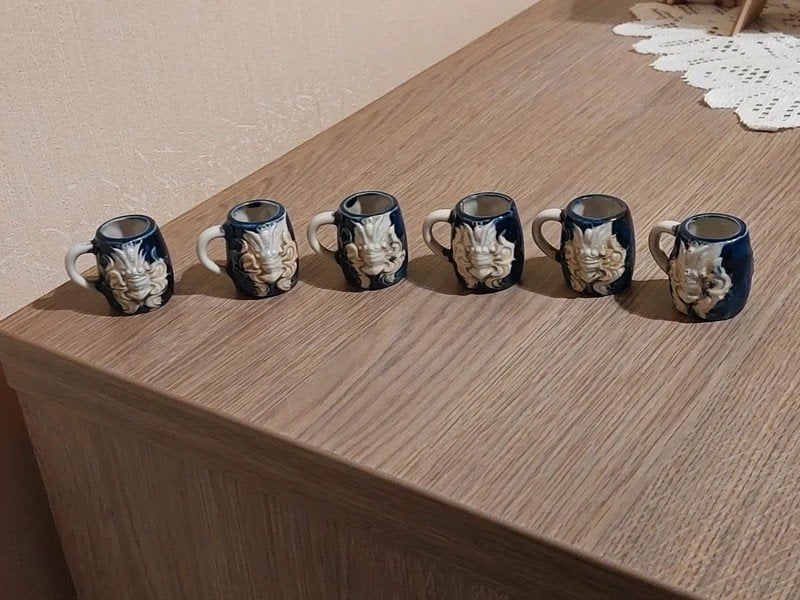 6 Miniatuur bierkruikjes, Enlèvement ou Envoi