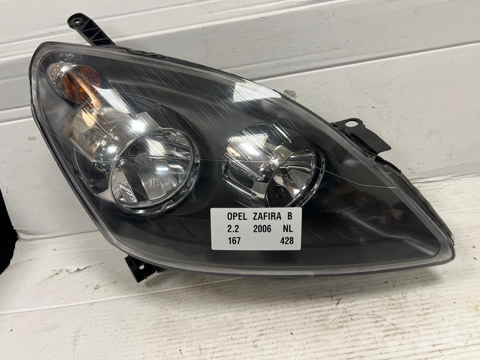 Phare avant droit Opel Zafira B (2005 - 2014), Opel Automobile GmbH, Opel, Bahnhofsplatz 1
65423  Russelsheim am Main, DE, Kontakt@opel-infoservice.de