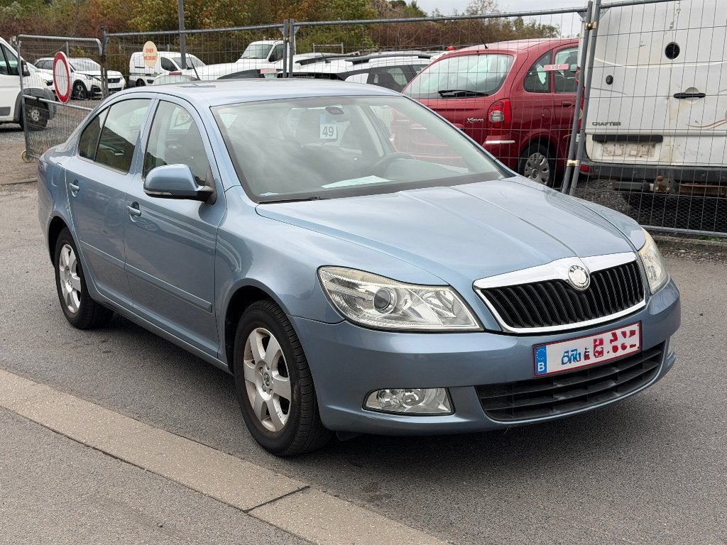 Skoda Octavia ( 2009 ) 1.6 MPi 102Ch ( 151.166Km ), Voorwielaandrijving, Stof, 4 cilinders, Blauw