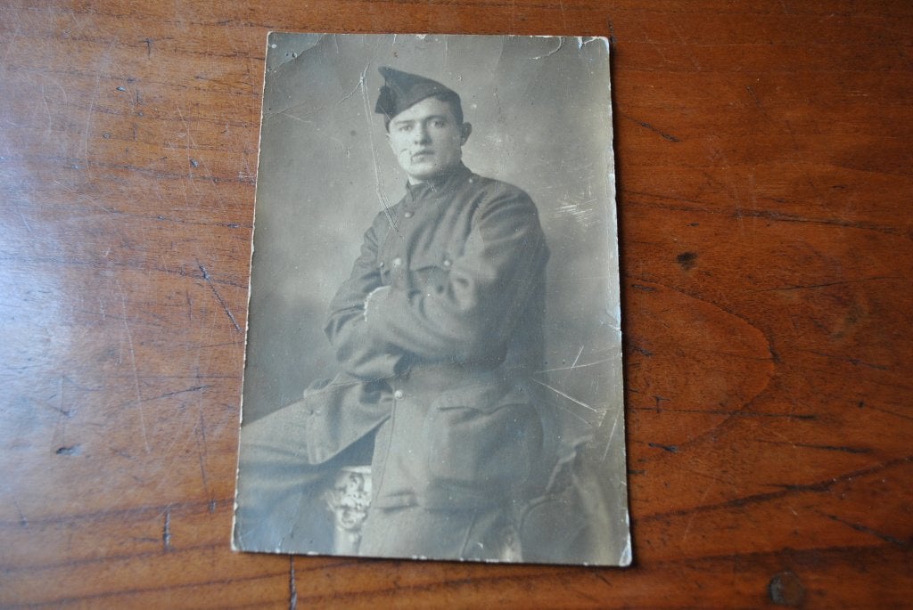 Photo carte ancienne Militaire belge en uniforme posant RARE, Enlèvement ou Envoi, Autres, Photo ou Poster