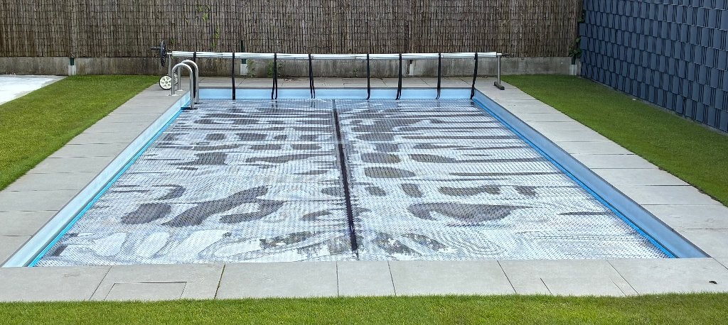 Zwembadzeil + oproller, Enlèvement, Utilisé, Couverture de piscine
