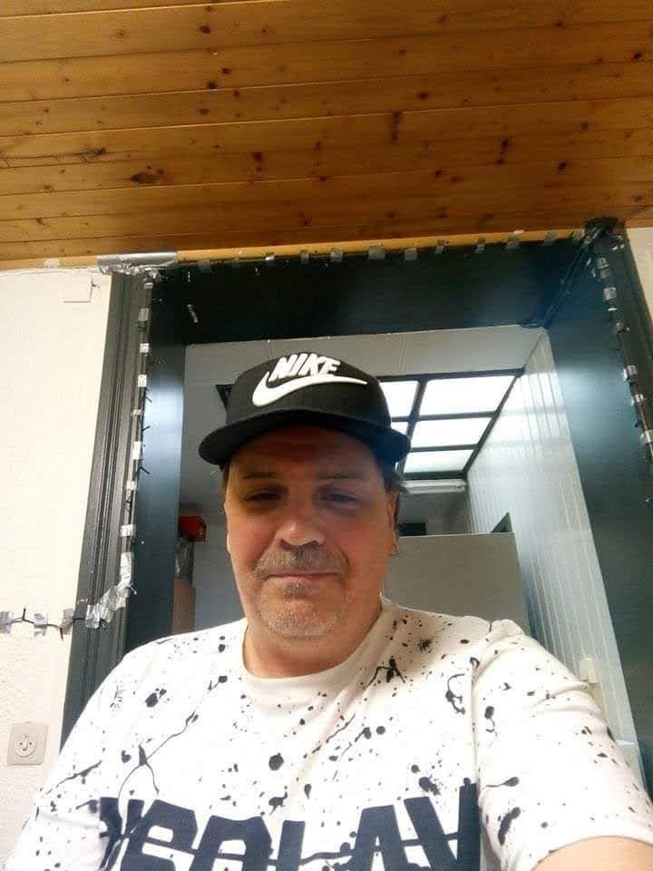 h 59 ans célibataire cherche un studio sur Liège rez chaussé, Immo, Moins de 20 m², Liège (ville)