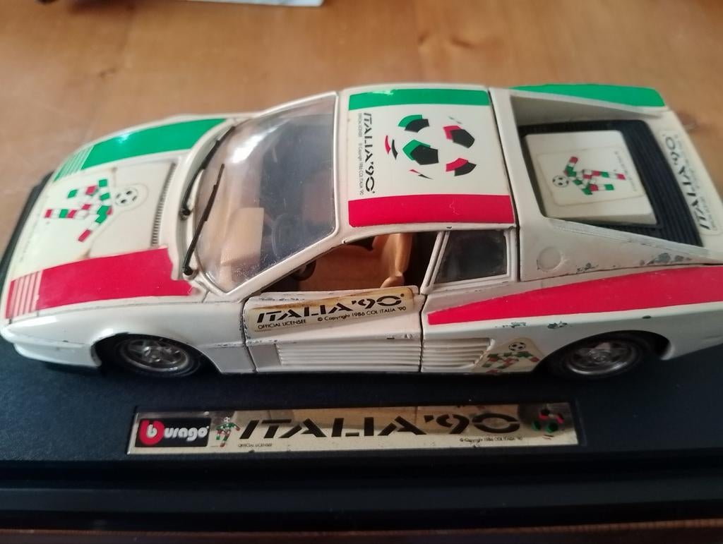 Ferrari Testarossa - Burago ITALIE '90, Enlèvement ou Envoi, Burago