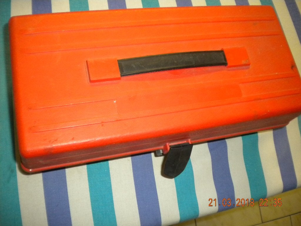 Klein pvc gereedschap koffertje, Ophalen
