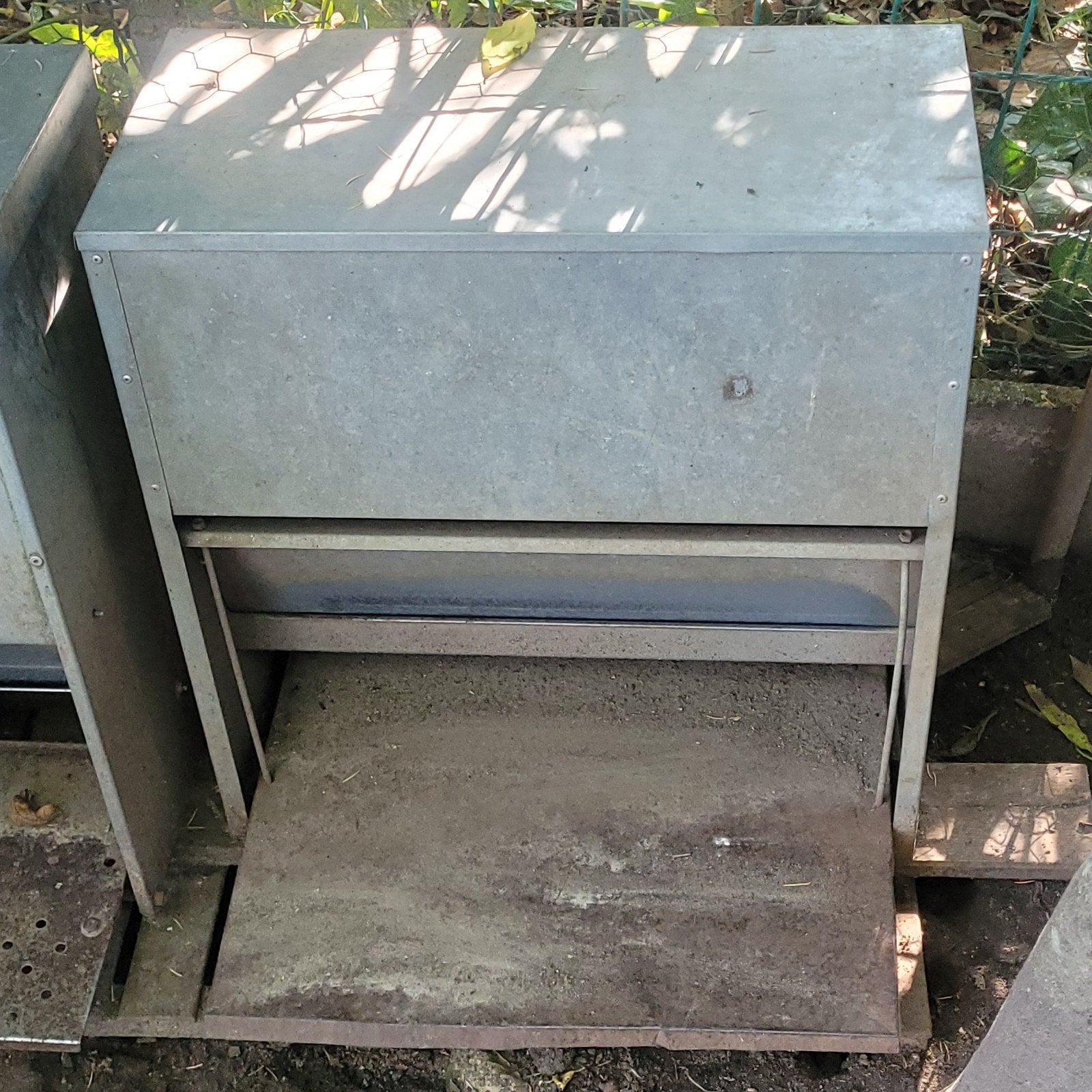 grote voederbak voor kippen, Ophalen