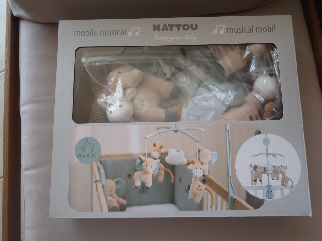 mobile musical Nattou, Enlèvement ou Envoi, Comme neuf, Mobile, Avec lumière