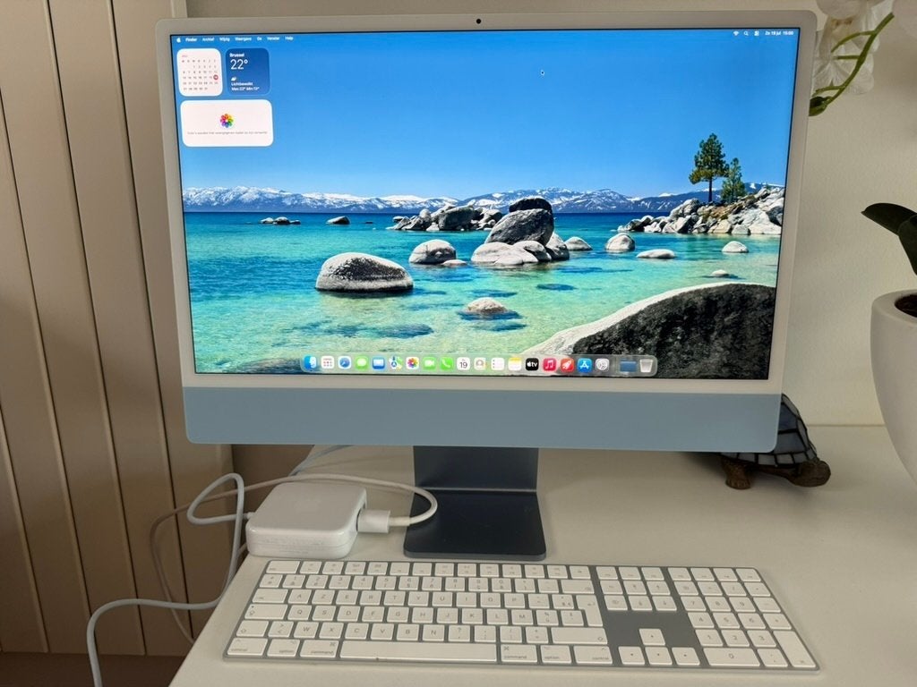 Apple Imac 24" M3 8GB  + klavier én aankoopfactuur (2025), Computers en Software, Apple Desktops, 256 GB, 24", IMac, Ophalen of Verzenden